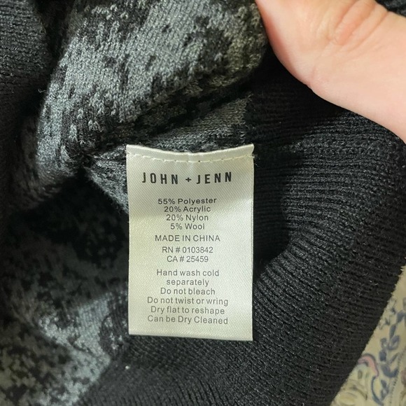 John + Jenn Hooded Sweater - Picture 5 of 5